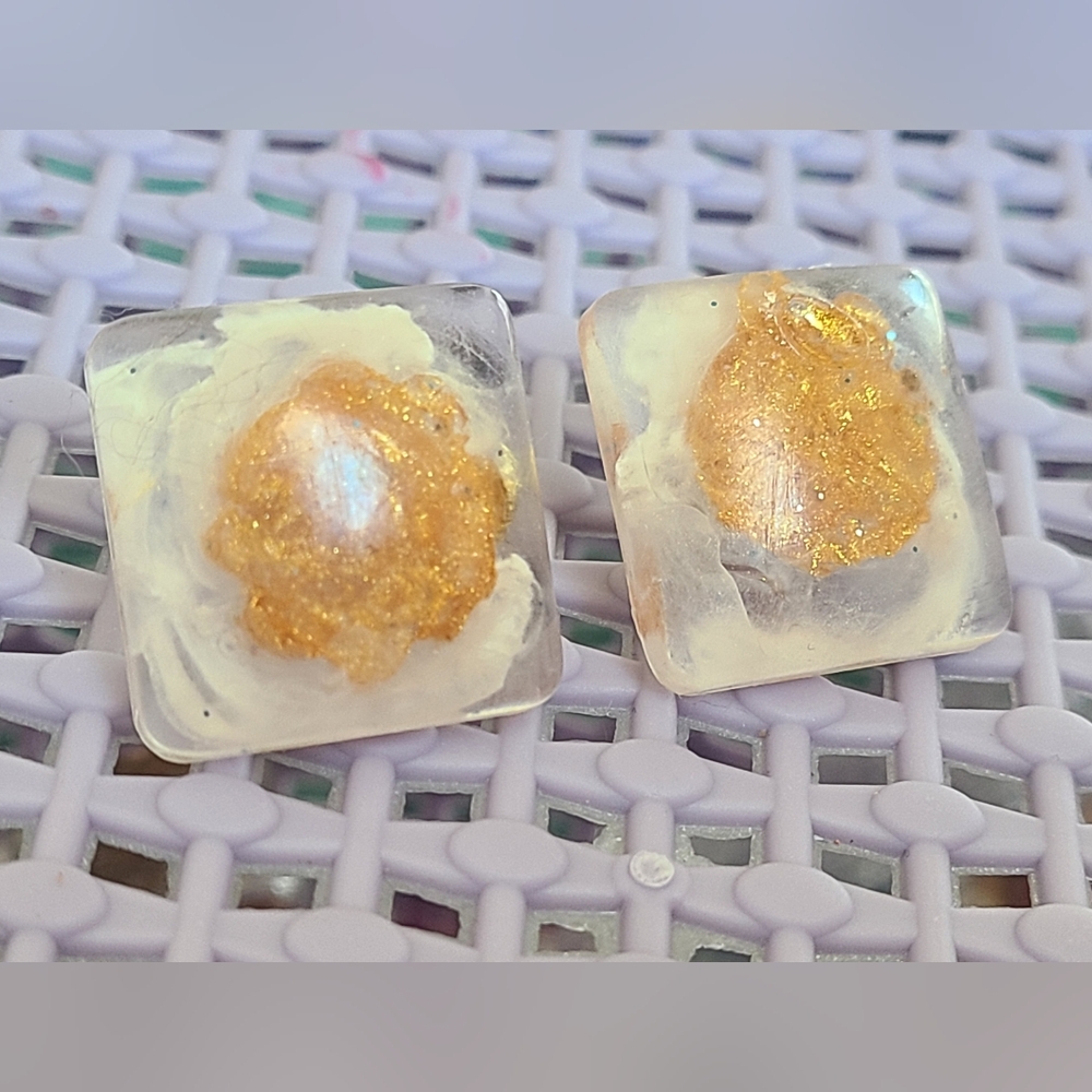 Elegant Gold and Cream Earrings